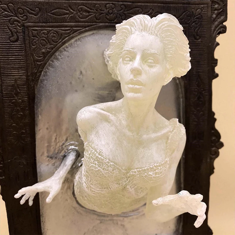 Resin Art For Photo Frame - Escultura de parede fantasma no espelho